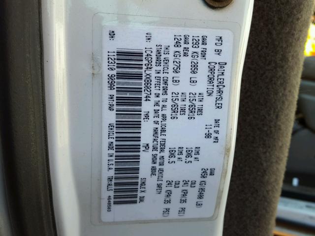 1C4GP64LXXB602744 - 1999 CHRYSLER TOWN & COU WHITE photo 10