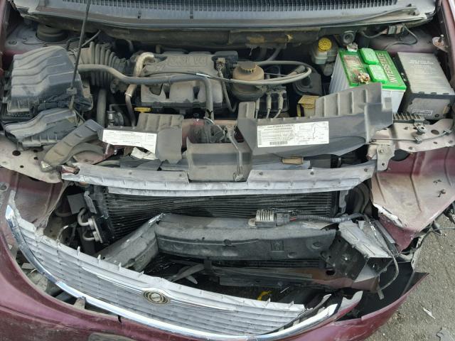 2C4GP44311R183471 - 2001 CHRYSLER TOWN & COU MAROON photo 7