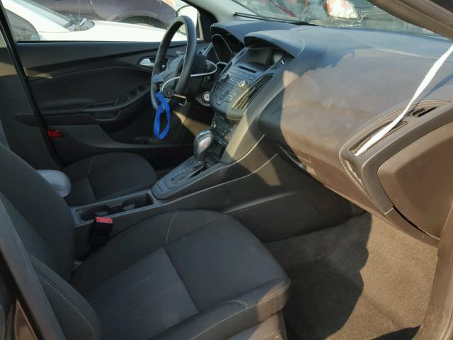 1FADP3F29FL300222 - 2015 FORD FOCUS SE GRAY photo 5