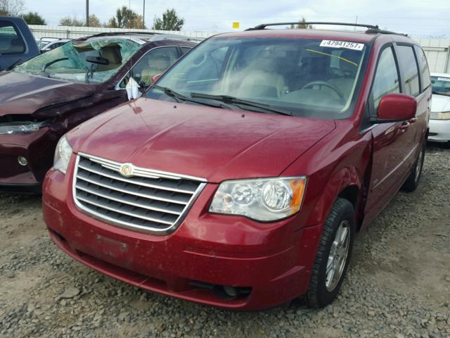 2A8HR54P08R842795 - 2008 CHRYSLER TOWN & COU RED photo 2