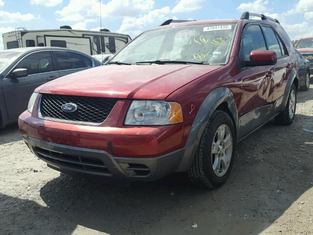 1FMDK05167GA27651 - 2007 FORD FREESTYLE RED photo 2