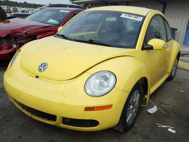 3VWPW31C78M515381 - 2008 VOLKSWAGEN NEW BEETLE YELLOW photo 2