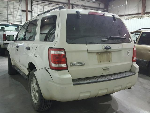 1FMCU9D72BKB99388 - 2011 FORD ESCAPE XLT WHITE photo 3