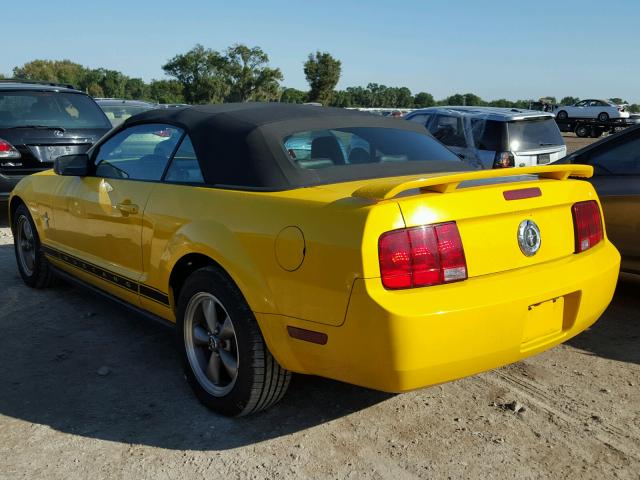 1ZVHT84NX65221077 - 2006 FORD MUSTANG YELLOW photo 3