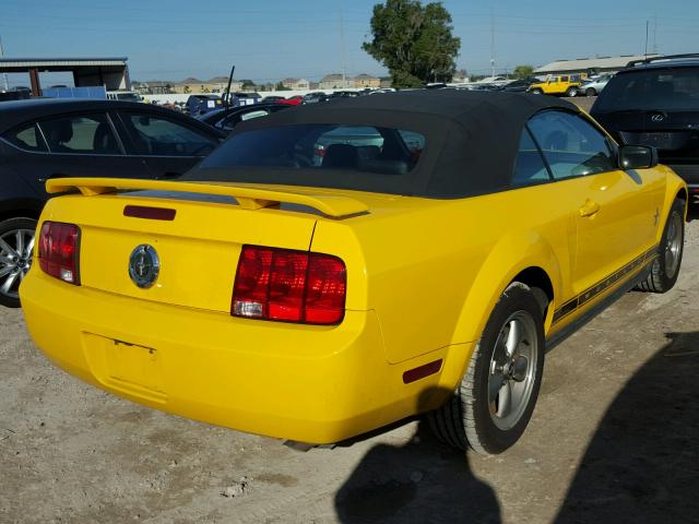 1ZVHT84NX65221077 - 2006 FORD MUSTANG YELLOW photo 4