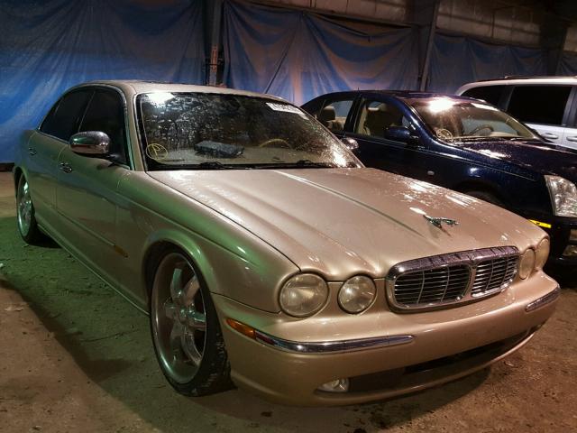 SAJWA71C64SG32394 - 2004 JAGUAR XJ8 GOLD photo 1