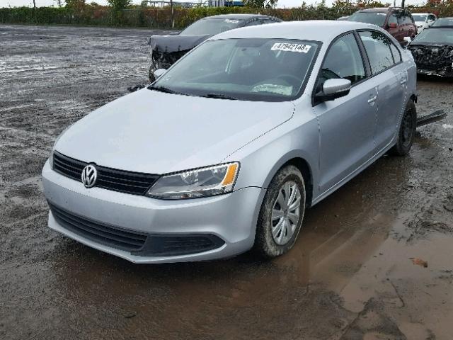 3VW2K7AJ8EM242846 - 2014 VOLKSWAGEN JETTA BASE SILVER photo 2