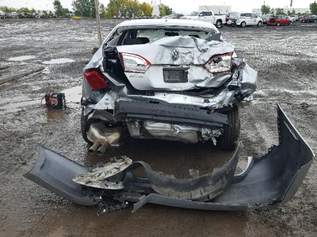 3VW2K7AJ8EM242846 - 2014 VOLKSWAGEN JETTA BASE SILVER photo 9
