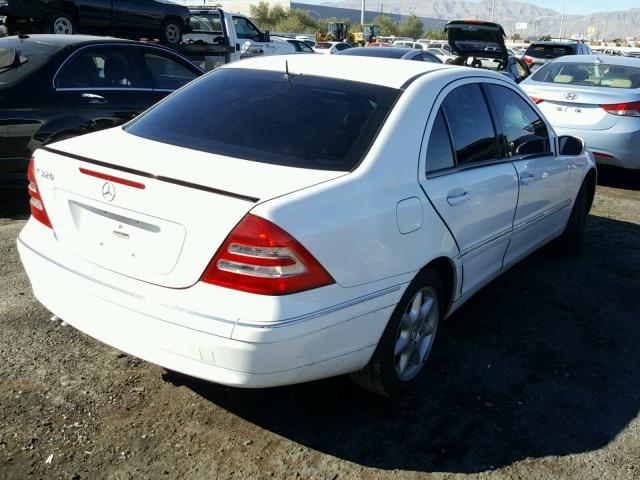 WDBRF64J51F048599 - 2001 MERCEDES-BENZ C 320 WHITE photo 4