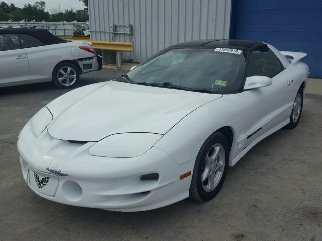 2G2FV22G8X2234370 - 1999 PONTIAC FIREBIRD F WHITE photo 2