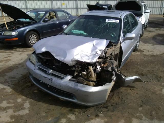 1HGCG56772A056896 - 2002 HONDA ACCORD SE SILVER photo 2