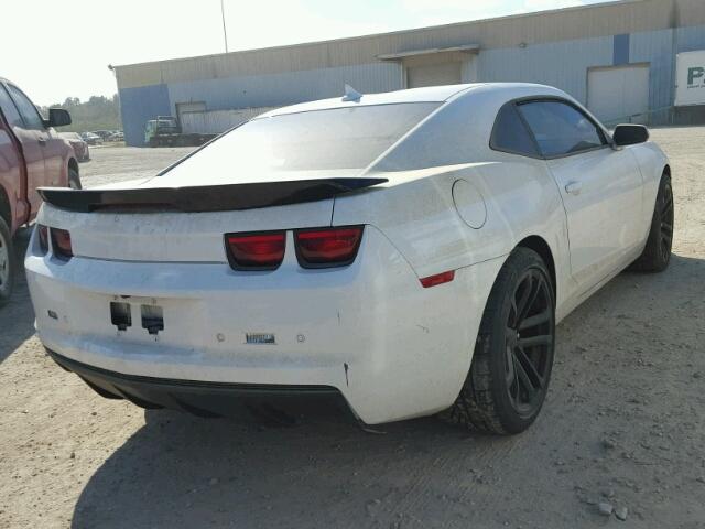 2G1FS1EW1D9163901 - 2013 CHEVROLET CAMARO SS WHITE photo 4