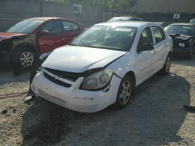 1G1AK52F457581779 - 2005 CHEVROLET COBALT WHITE photo 2