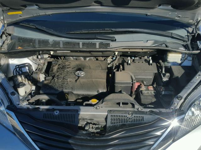 5TDKK3DC3BS044065 - 2011 TOYOTA SIENNA LE SILVER photo 7