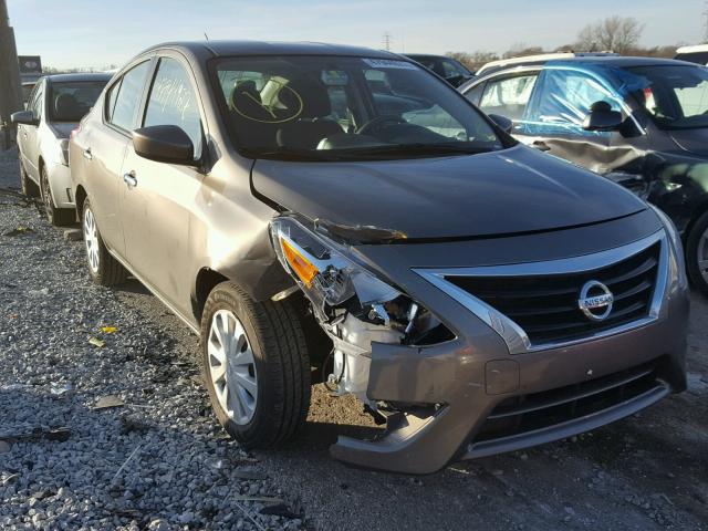 3N1CN7AP5HK439804 - 2017 NISSAN VERSA S GRAY photo 1