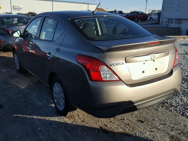 3N1CN7AP5HK439804 - 2017 NISSAN VERSA S GRAY photo 3