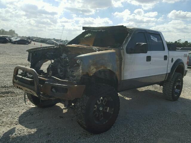 1FTPW14524KC36782 - 2004 FORD F150 SUPER WHITE photo 2