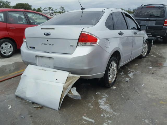 1FAHP35N08W183967 - 2008 FORD FOCUS SE SILVER photo 4