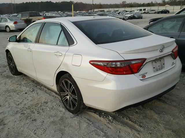 4T1BF1FK2GU190517 - 2016 TOYOTA CAMRY LE WHITE photo 3