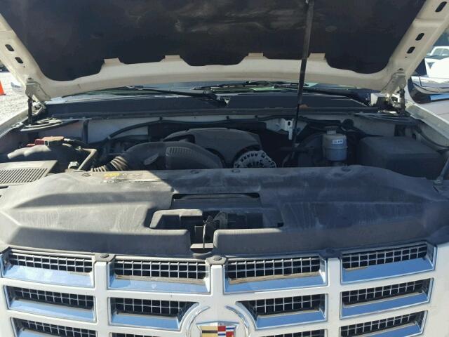 1GYS3BEF7CR114189 - 2012 CADILLAC ESCALADE L WHITE photo 7