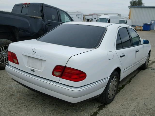 WDBJF20F6VA371375 - 1997 MERCEDES-BENZ E 300D WHITE photo 4