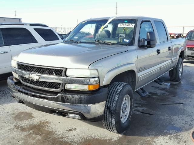 1GCHC23131F210102 - 2001 CHEVROLET SILVERADO SILVER photo 2