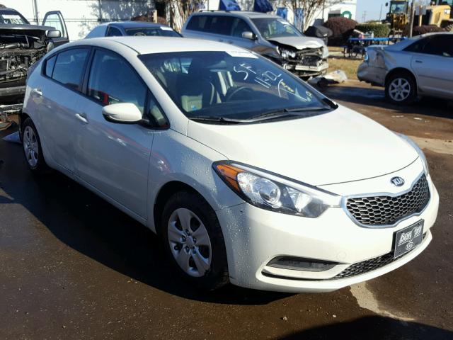 KNAFK4A67F5403867 - 2015 KIA FORTE LX WHITE photo 1