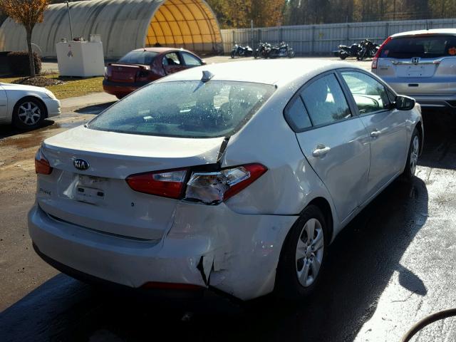 KNAFK4A67F5403867 - 2015 KIA FORTE LX WHITE photo 4