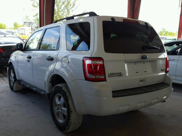 1FMCU0DG5AKC42101 - 2010 FORD ESCAPE XLT WHITE photo 3