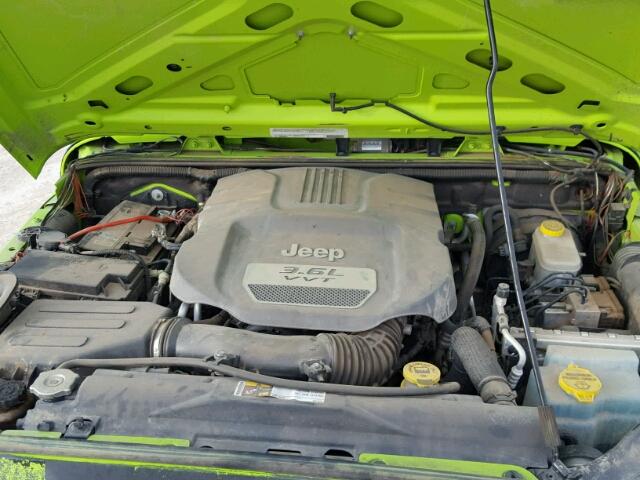 1C4HJWDG7CL282652 - 2012 JEEP WRANGLER U GREEN photo 7