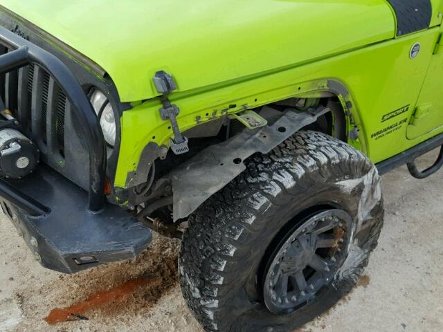 1C4HJWDG7CL282652 - 2012 JEEP WRANGLER U GREEN photo 9