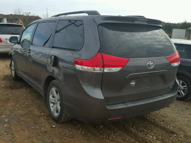 5TDKK3DC6CS244326 - 2012 TOYOTA SIENNA LE GRAY photo 3