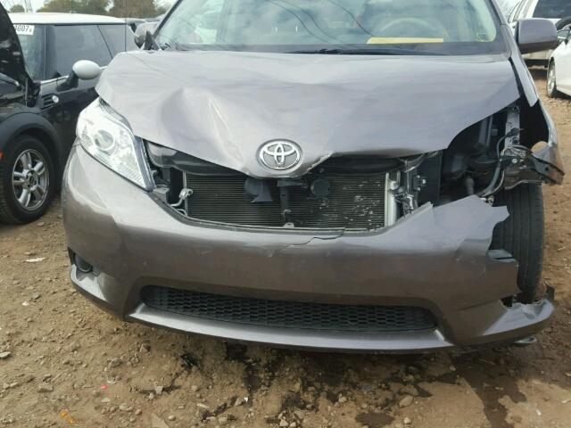 5TDKK3DC6CS244326 - 2012 TOYOTA SIENNA LE GRAY photo 9