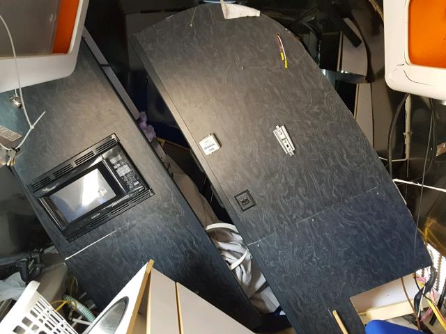 1STCFYJ235J517922 - 2005 AIRS INTERNATIO 银色 照片 6