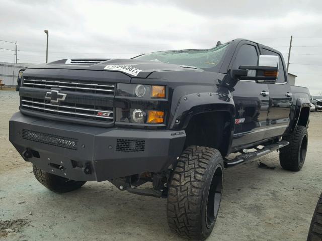 1GC1KWEY4JF103517 - 2018 CHEVROLET SILVERADO BLACK photo 2