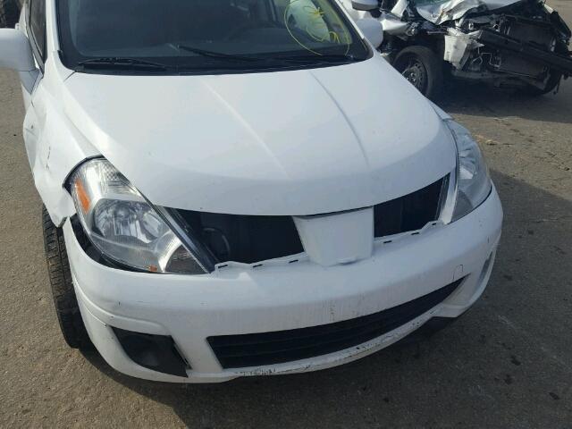 3N1BC1CP9BL442976 - 2011 NISSAN VERSA S WHITE photo 9