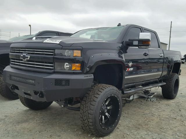 1GC1KWEY3JF100785 - 2018 CHEVROLET SILVERADO BLACK photo 2