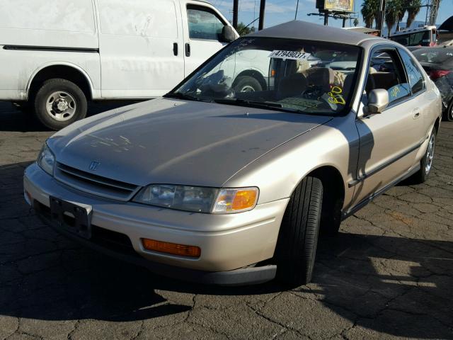 1HGCD7230SA040112 - 1995 HONDA ACCORD LX GOLD photo 2