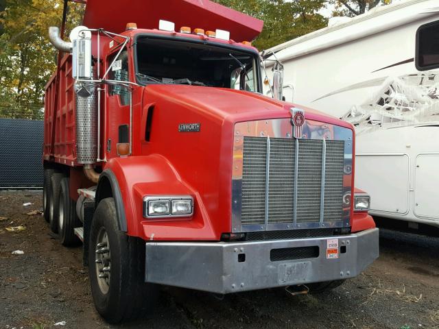 1NKDLB0X3YJ840926 - 2000 KENWORTH CONSTRUCTI RED photo 1