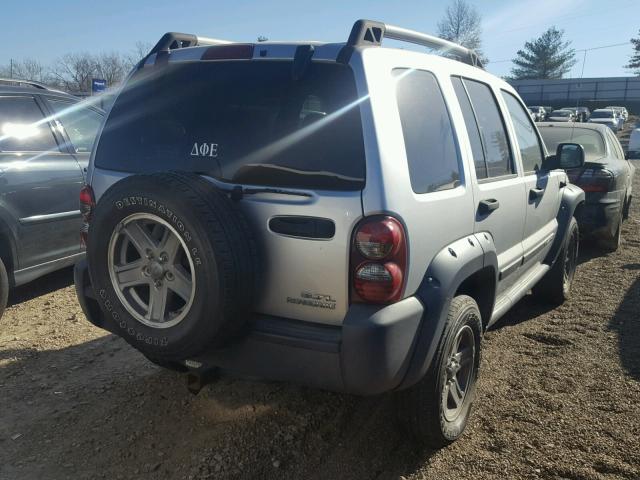 1J8GL38K05W505627 - 2005 JEEP LIBERTY RE 银色 照片 4