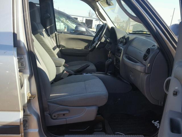1J8GL38K05W505627 - 2005 JEEP LIBERTY RE 银色 照片 5
