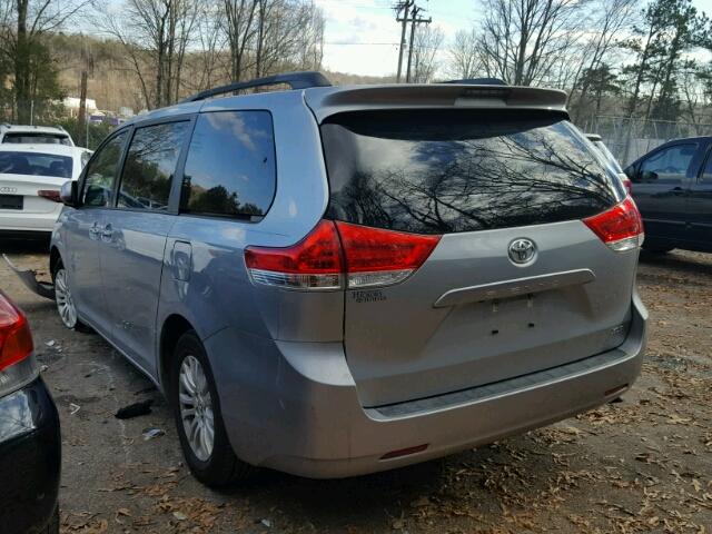 5TDYK3DCXES516695 - 2014 TOYOTA SIENNA XLE BLUE photo 3