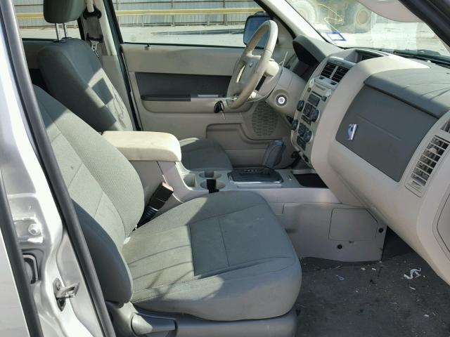 1FMCU03779KC66199 - 2009 FORD ESCAPE XLT SILVER photo 5