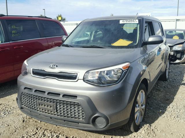 KNDJP3A5XF7115930 - 2015 KIA SOUL + GRAY photo 2