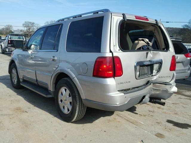 5LMFU27R03LJ28104 - 2003 LINCOLN NAVIGATOR SILVER photo 3