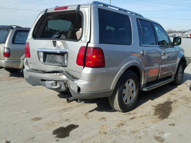 5LMFU27R03LJ28104 - 2003 LINCOLN NAVIGATOR SILVER photo 4