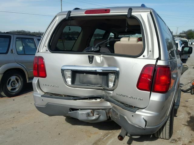 5LMFU27R03LJ28104 - 2003 LINCOLN NAVIGATOR SILVER photo 9