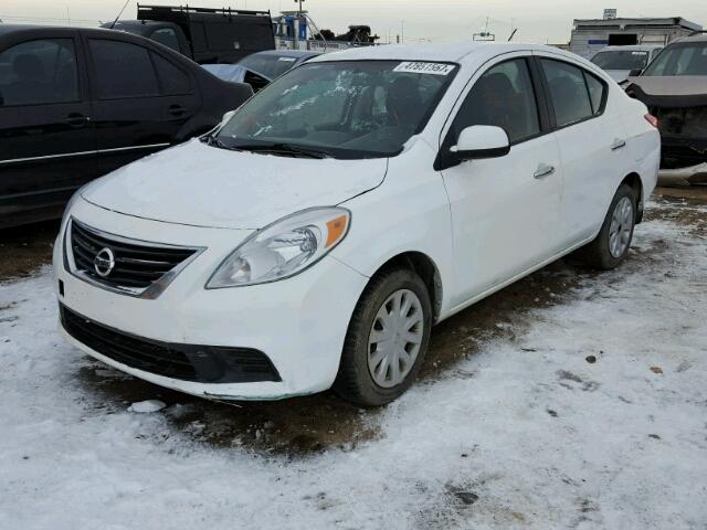 3N1CN7AP6CL890324 - 2012 NISSAN VERSA S WHITE photo 2