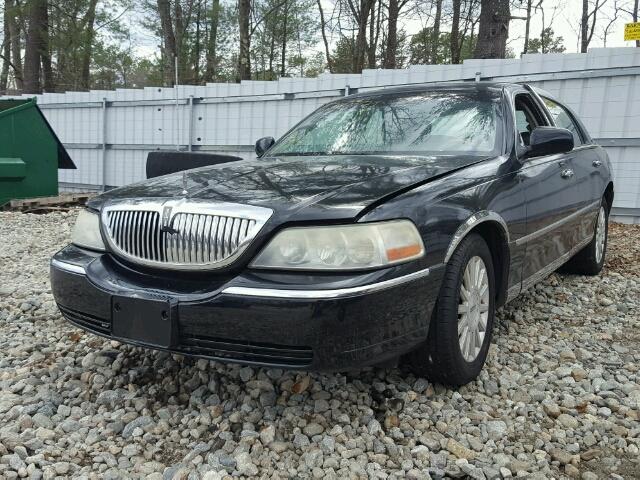 1LNHM83W84Y615890 - 2004 LINCOLN TOWN CAR U BLACK photo 9