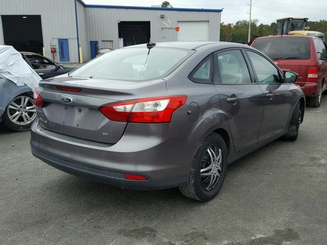 1FAHP3F26CL179789 - 2012 FORD FOCUS SE GRAY photo 4